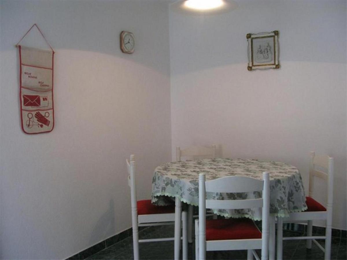 Apartmani Kastelan Barbat na Rabu エクステリア 写真