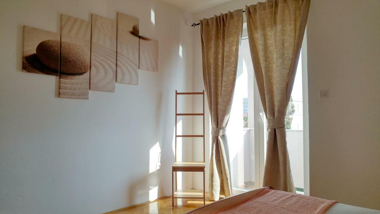 Apartmani Kastelan Barbat na Rabu エクステリア 写真